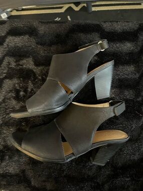 Naturalizer Black Open-Toe Slingback Block Heel Sandals